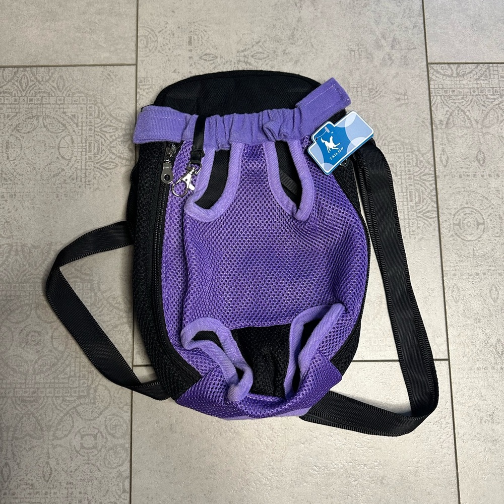 Tailup dog carrier